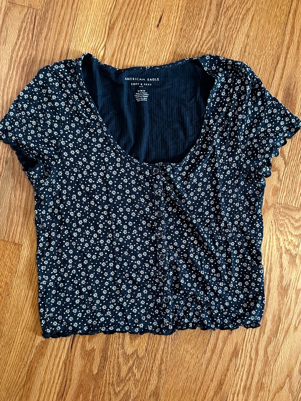 American Eagle Outfitters Floral Button-Front Crop Top